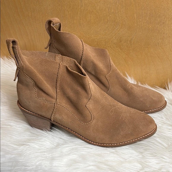Kelsi Dagger Shoes - Kelsi Dagger Chestnut Suede Western Ankle Booties